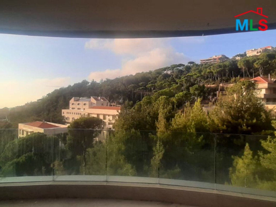 Luxurious Decorated Apartment For Sale in Baabdat