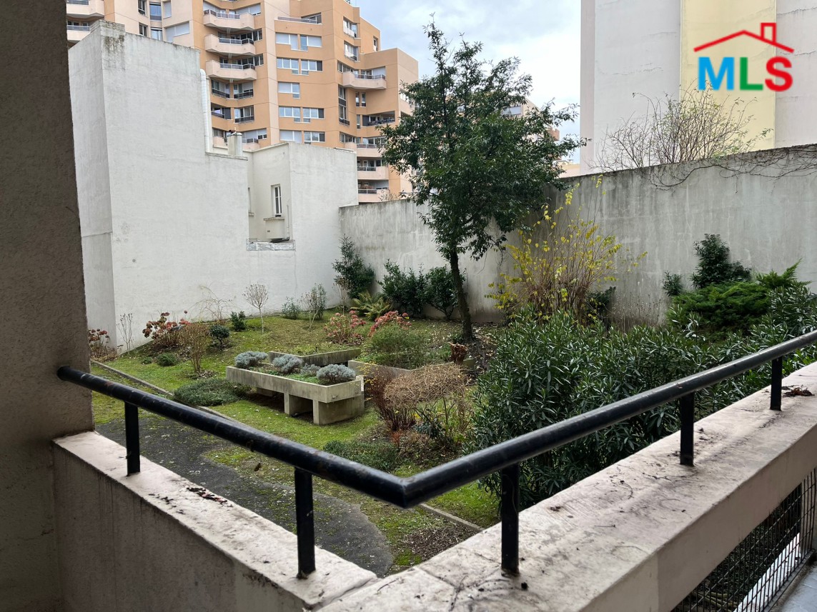 2-BEDROOM APARTMENT FOR SALE l VANVES l FRANCE - 70m2