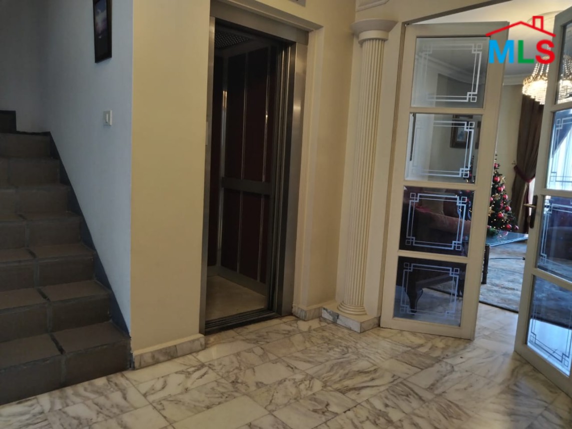Triplex House With Seaview & 40 SQM Terrace For Sale in Haret Sakher