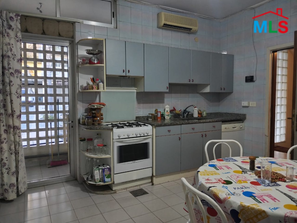 Triplex House With Seaview & 40 SQM Terrace For Sale in Haret Sakher