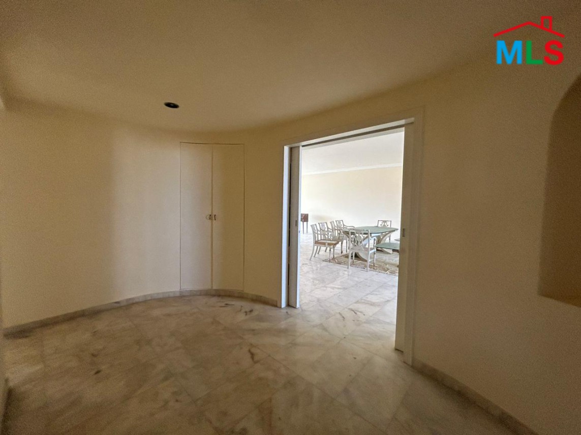 Spacious Apartment with City View For Sale in Koraytem
