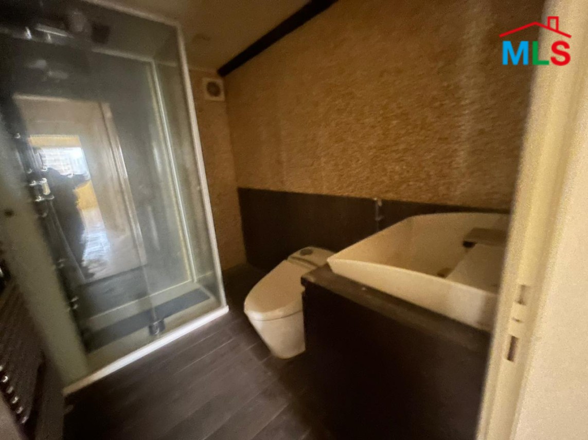 Spacious Apartment with City View For Sale in Koraytem