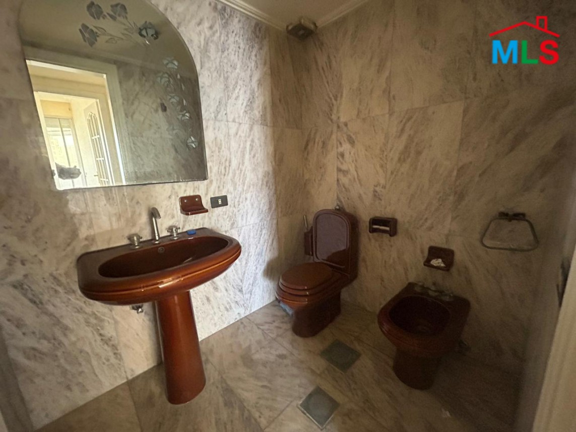 Spacious Apartment with City View For Sale in Koraytem