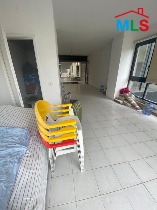 An Open Space Office For Sale in Zalka