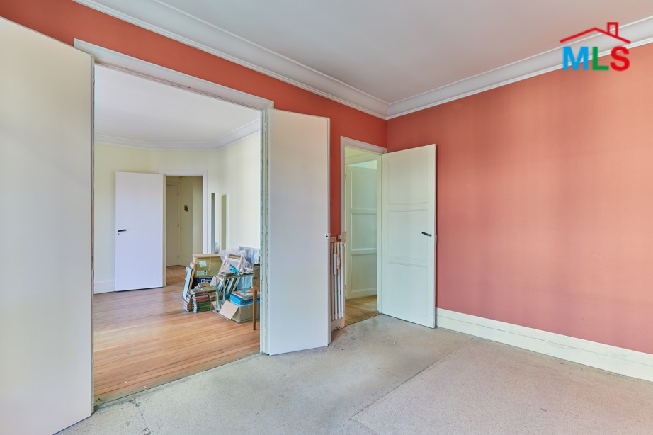 2-BEDROOMS APARTMENT FOR SALE l TROCADERO l PARIS 16ème l FRANCE - 59m2