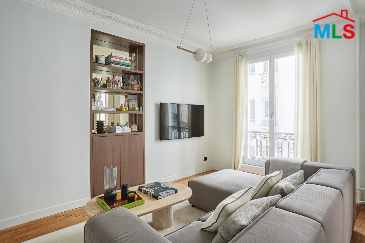 RENOVATED APARTMENT FOR SALE l MUETTE I PARIS 16ème l FRANCE - 60m2