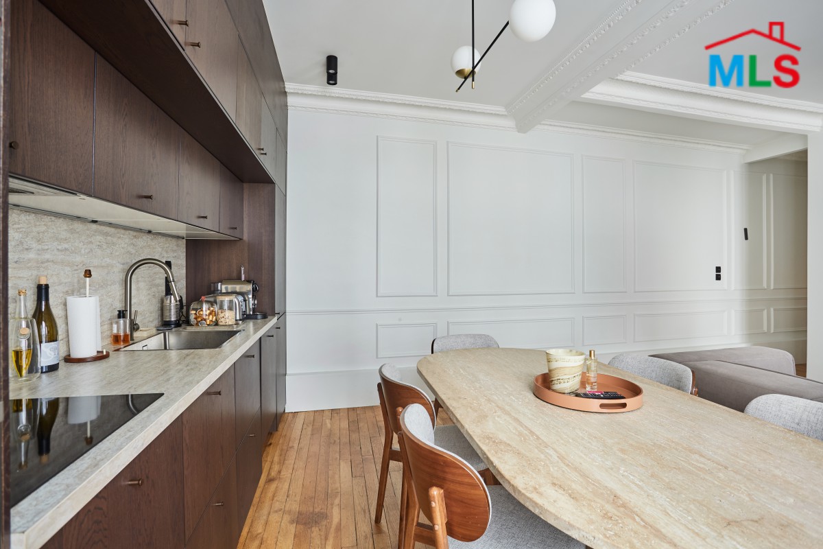 RENOVATED APARTMENT FOR SALE l MUETTE I PARIS 16ème l FRANCE - 60m2