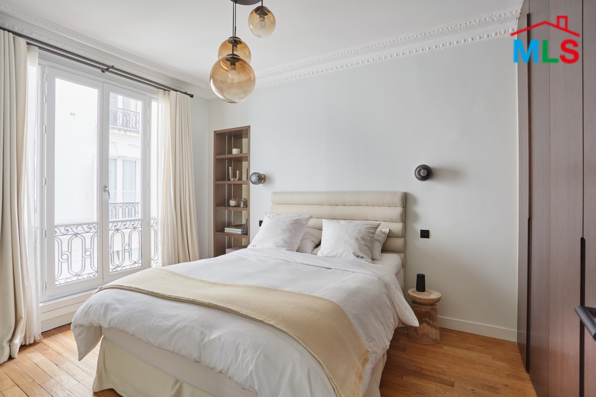 RENOVATED APARTMENT FOR SALE l MUETTE I PARIS 16ème l FRANCE - 60m2