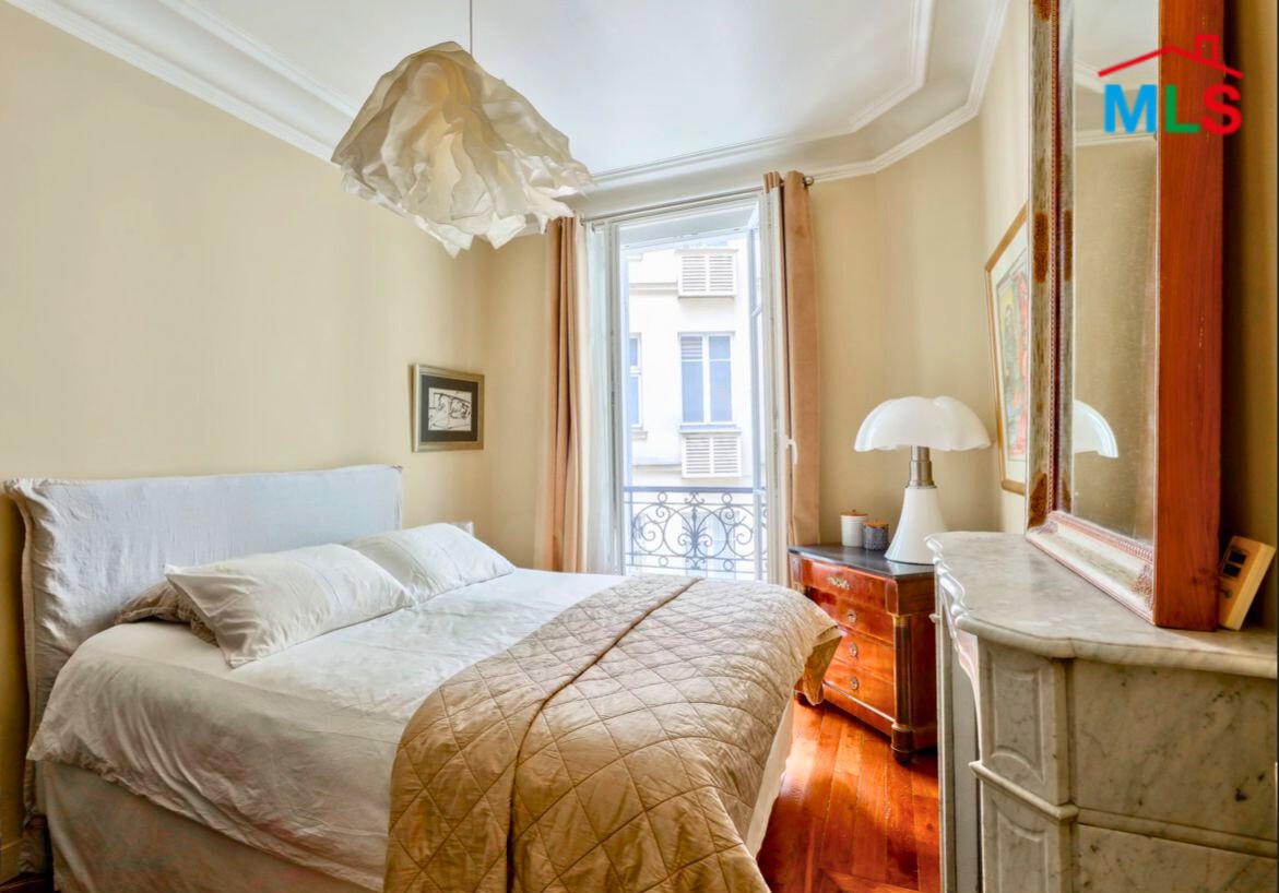 2-BEDROOM APARTMENT FOR SALE I PLACE BRETEUIL l PARIS 15ème l FRANCE - 59m2