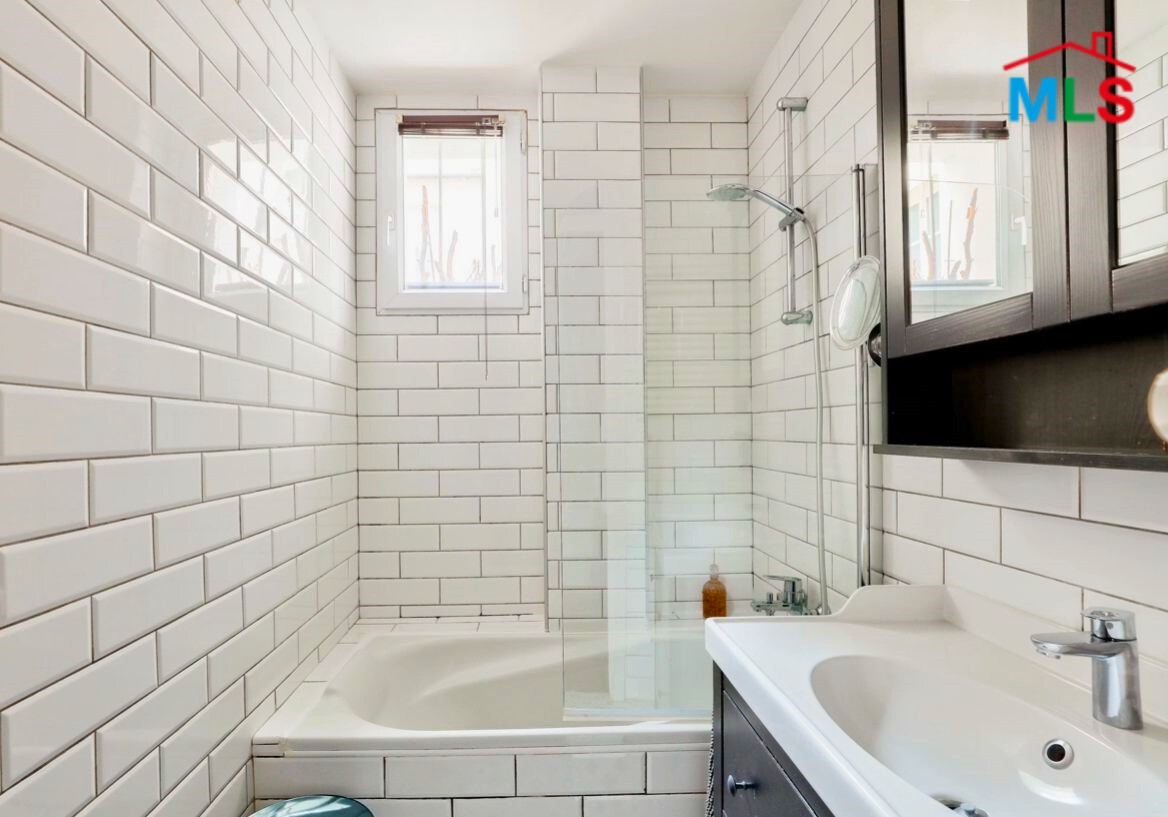 2-BEDROOM APARTMENT FOR SALE I PLACE BRETEUIL l PARIS 15ème l FRANCE - 59m2