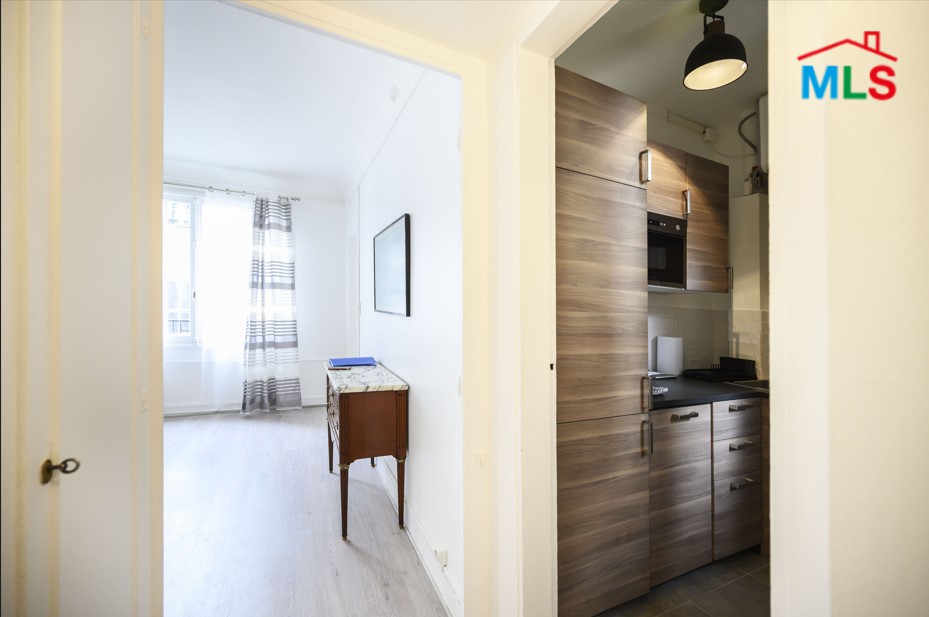 ONE BEDROOM APARTMENT FOR SALE l Ave. VICTOR HUGO I PARIS 16ème l FRANCE - 39m2