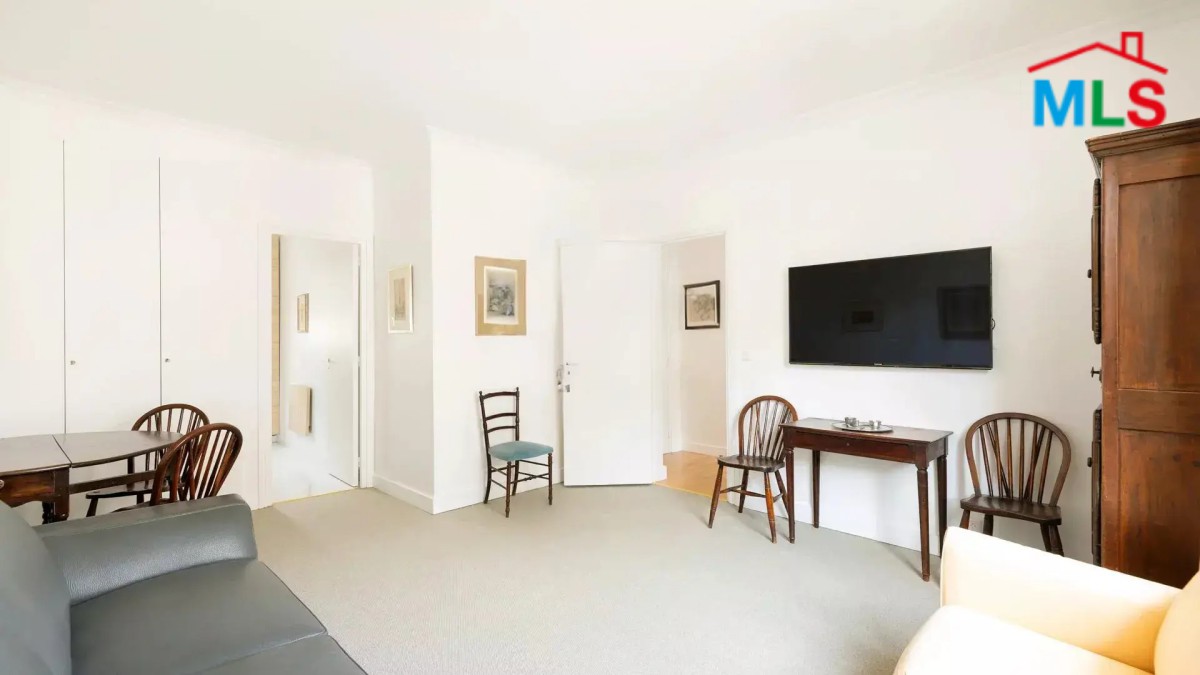 ONE BEDROOM APARTMENT FOR SALE IN PLACE RODIN I PARIS 16ème l FRANCE - 42m2