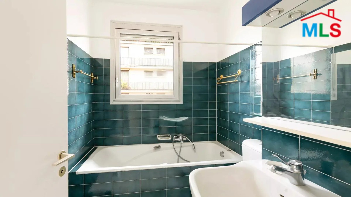 ONE BEDROOM APARTMENT FOR SALE IN PLACE RODIN I PARIS 16ème l FRANCE - 42m2