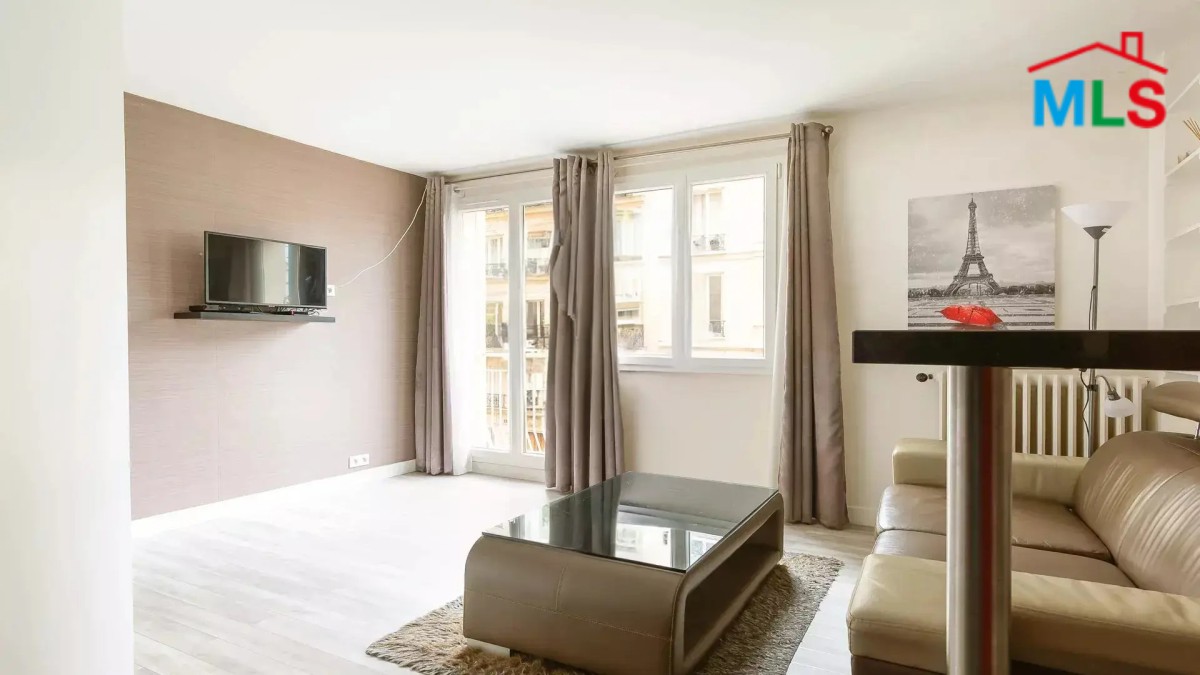 34 SQM STUDIO WITH OPEN VIEW FOR SALE IN JASMIN I PARIS 16ème l FRANCE