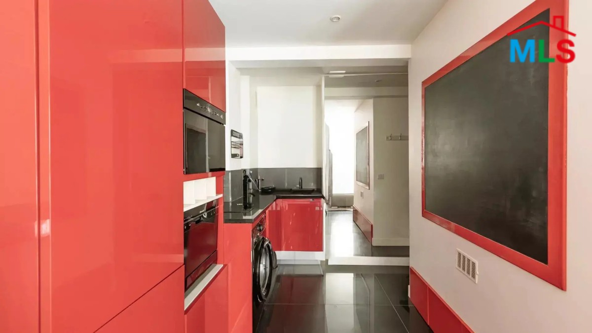 34 SQM STUDIO WITH OPEN VIEW FOR SALE IN JASMIN I PARIS 16ème l FRANCE