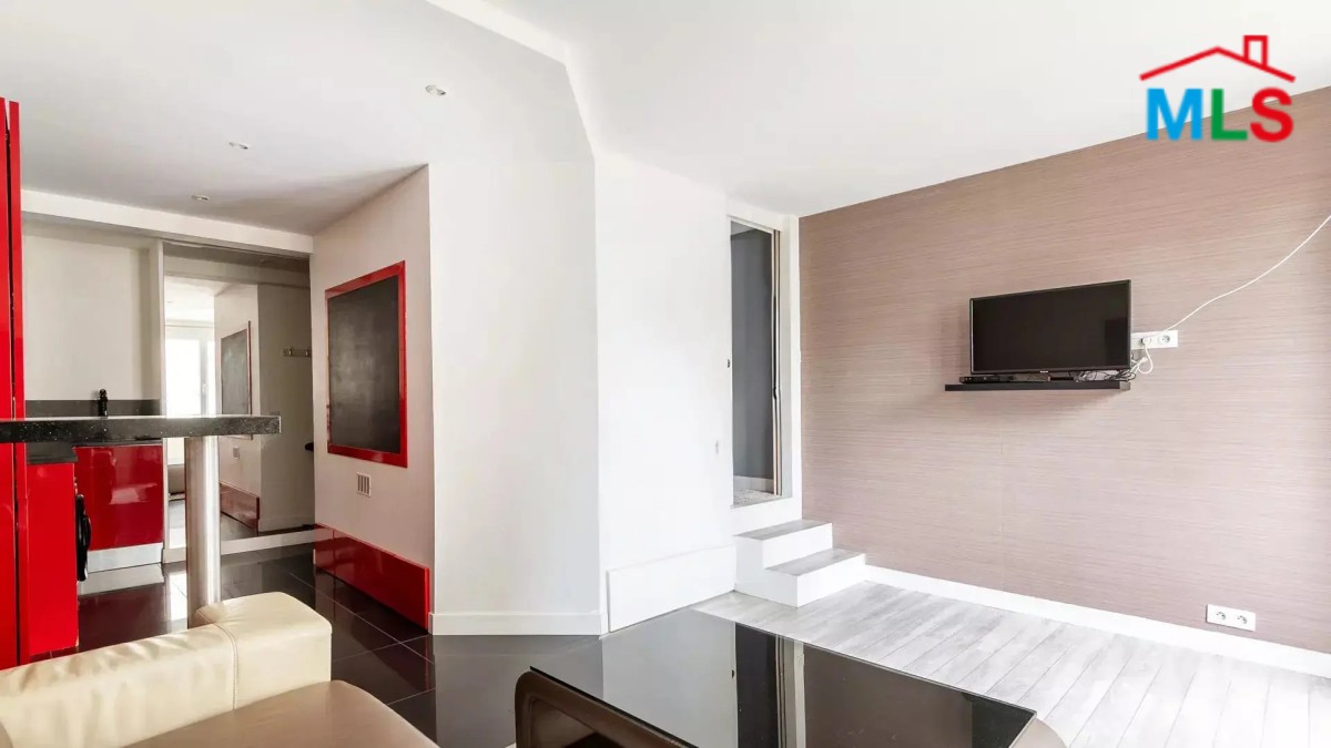 34 SQM STUDIO WITH OPEN VIEW FOR SALE IN JASMIN I PARIS 16ème l FRANCE