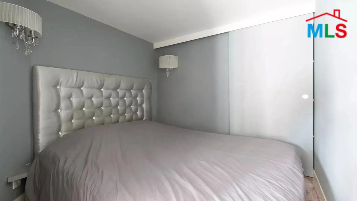 34 SQM STUDIO WITH OPEN VIEW FOR SALE IN JASMIN I PARIS 16ème l FRANCE