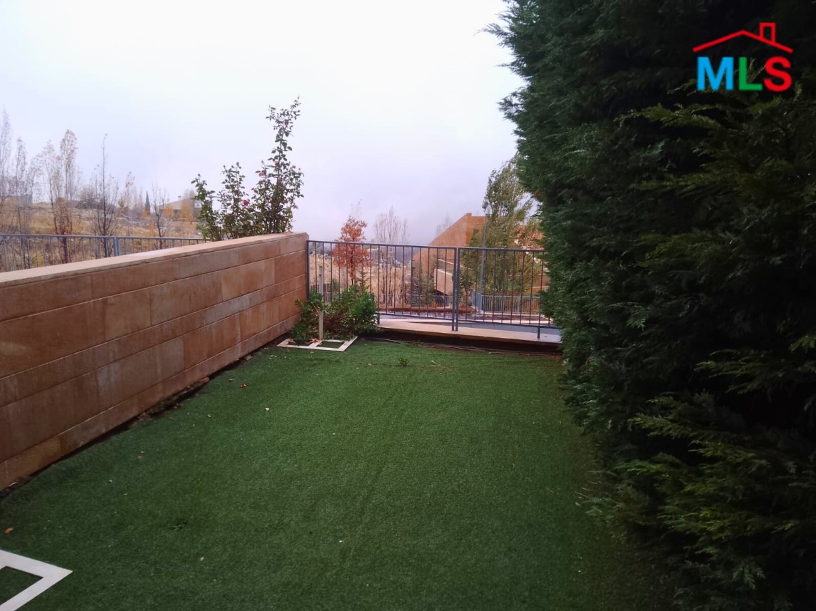 Chalet with Terrace For Sale in a Resort in Fakra, Kfardebian