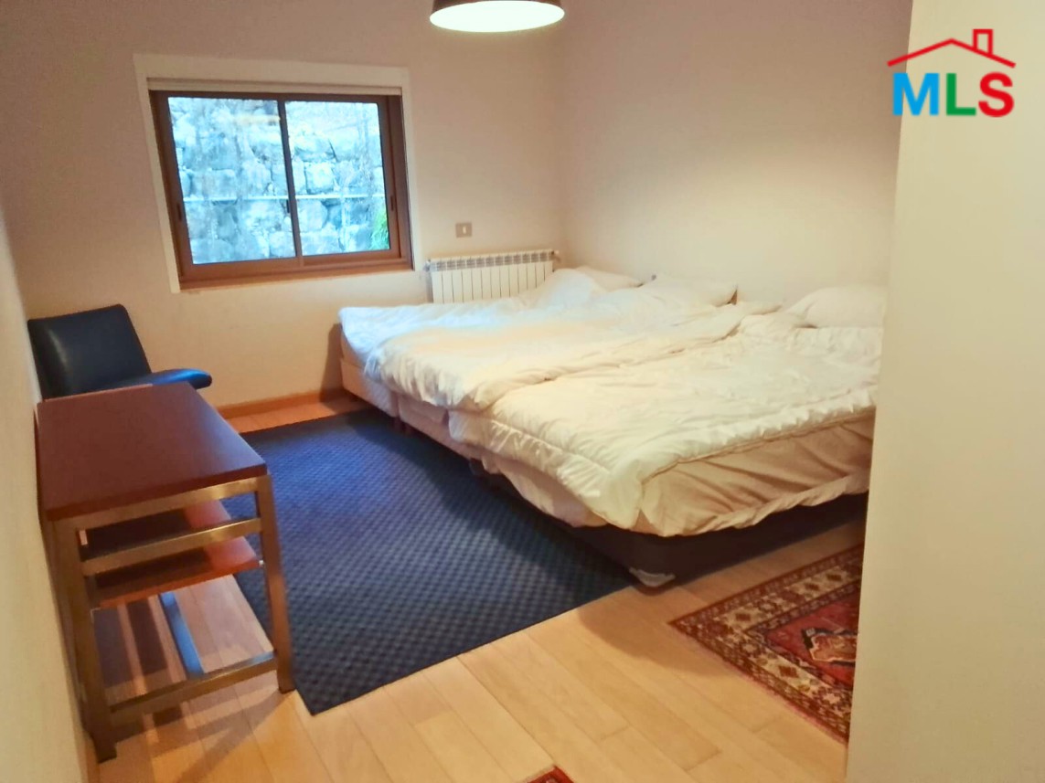 Chalet with Terrace For Sale in a Resort in Fakra, Kfardebian