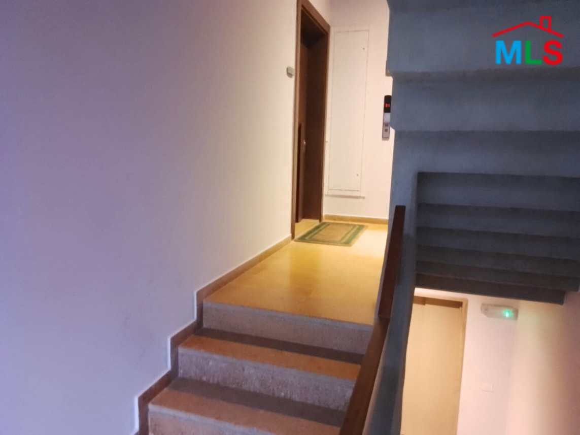 Chalet with Terrace For Sale in a Resort in Fakra, Kfardebian