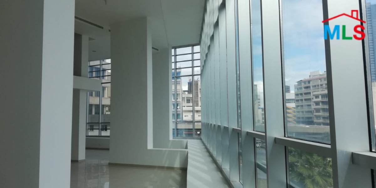 Showroom For Sale In A Prime Location In Sin El Fil