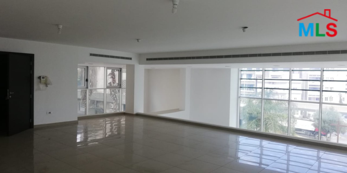 Showroom For Sale In A Prime Location In Sin El Fil