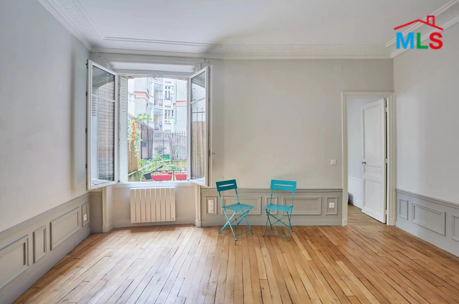 RENOVATED APARTMENT FOR SALE l PARIS 7ème l FRANCE - 63m2