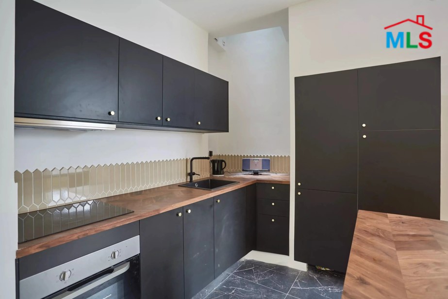 RENOVATED APARTMENT FOR SALE l PARIS 7ème l FRANCE - 63m2
