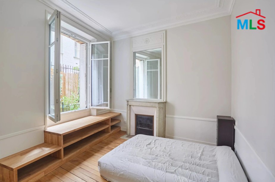 RENOVATED APARTMENT FOR SALE l PARIS 7ème l FRANCE - 63m2