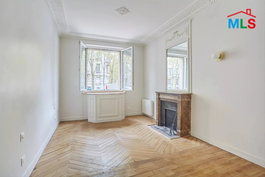 RENOVATED APARTMENT FOR SALE l PARIS 7ème l FRANCE - 63m2