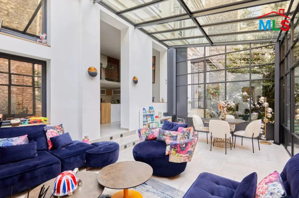 2-BEDROOM APARTMENT WITH TERRACE FOR SALE l PARIS 16ème l FRANCE - 78m2