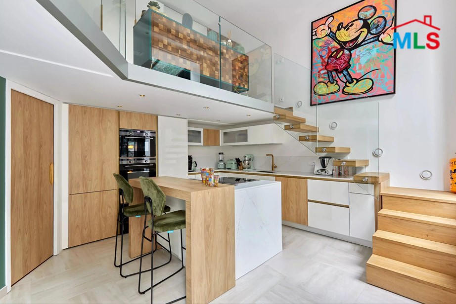 2-BEDROOM APARTMENT WITH TERRACE FOR SALE l PARIS 16ème l FRANCE - 78m2