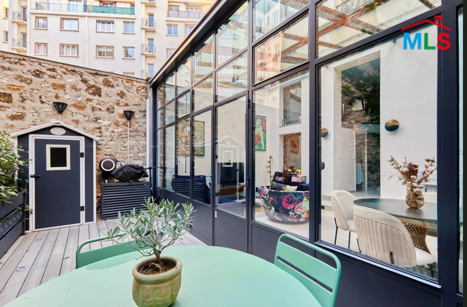 2-BEDROOM APARTMENT WITH TERRACE FOR SALE l PARIS 16ème l FRANCE - 78m2