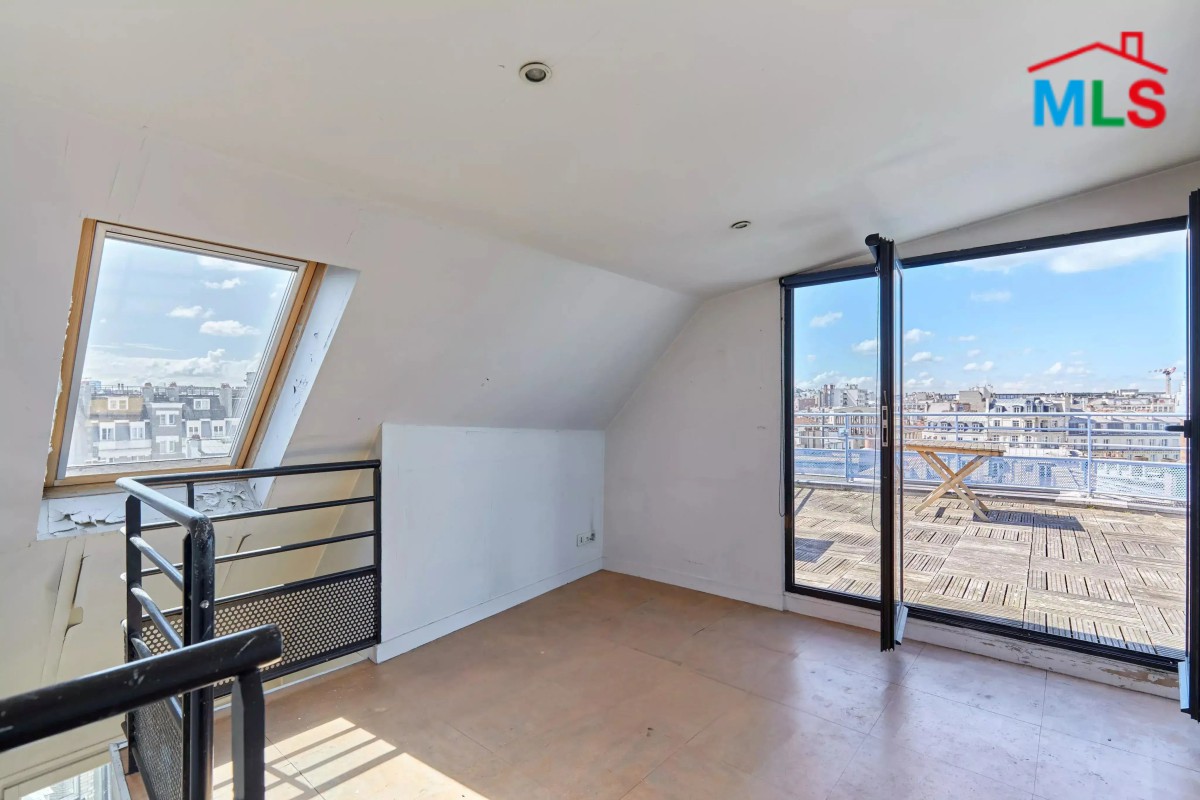 2-BEDROOM DUPLEX WITH TERRACE FOR SALE l PARIS 17ème l FRANCE - 70m2