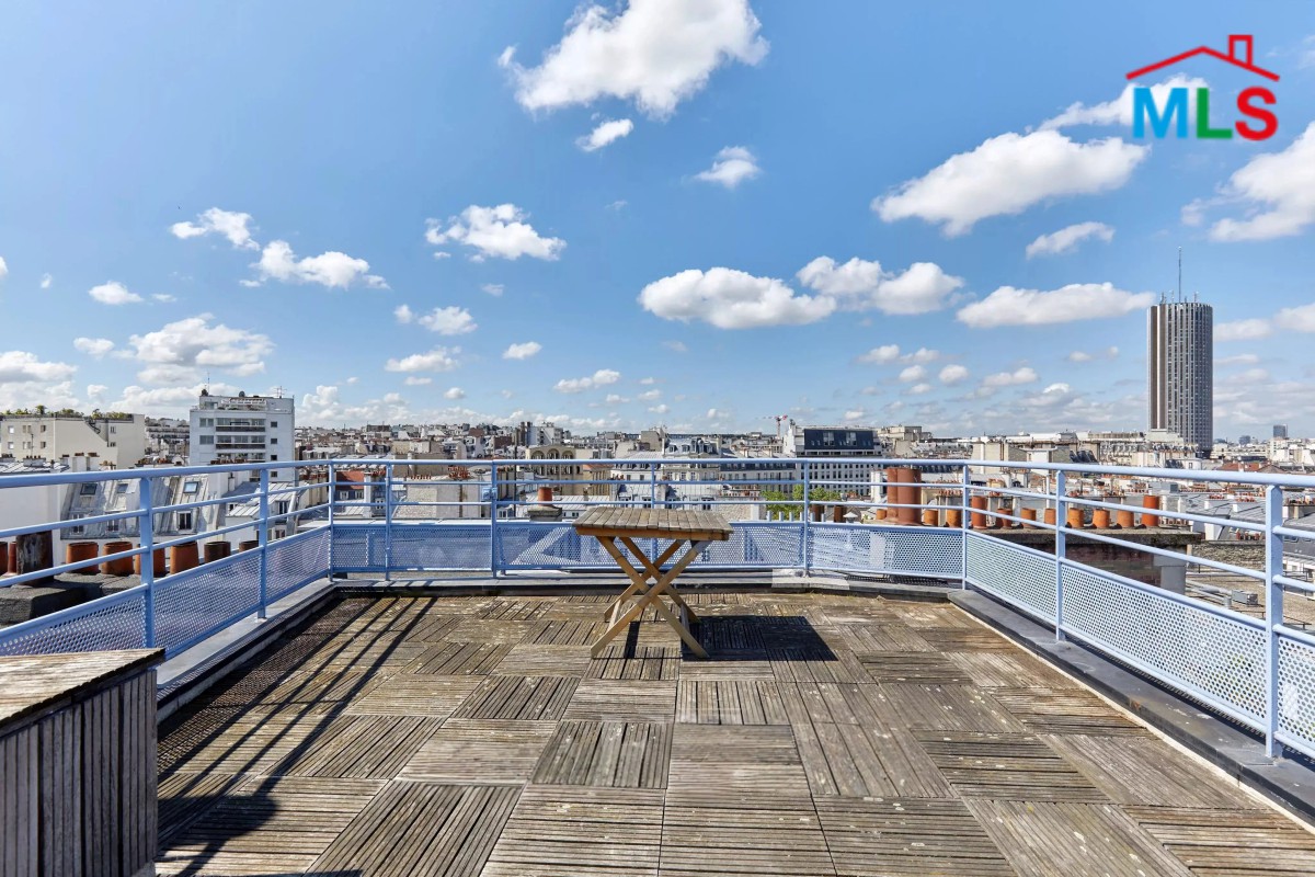 2-BEDROOM DUPLEX WITH TERRACE FOR SALE l PARIS 17ème l FRANCE - 70m2