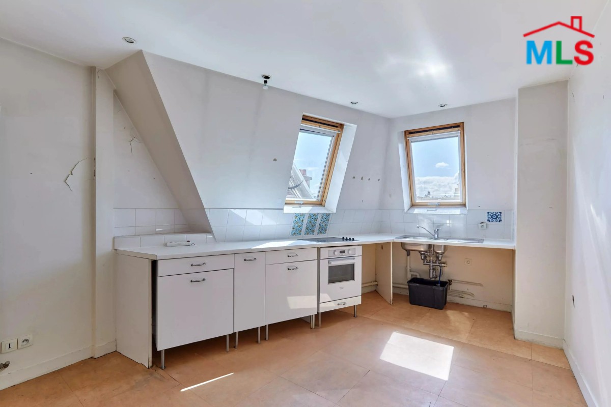 2-BEDROOM DUPLEX WITH TERRACE FOR SALE l PARIS 17ème l FRANCE - 70m2