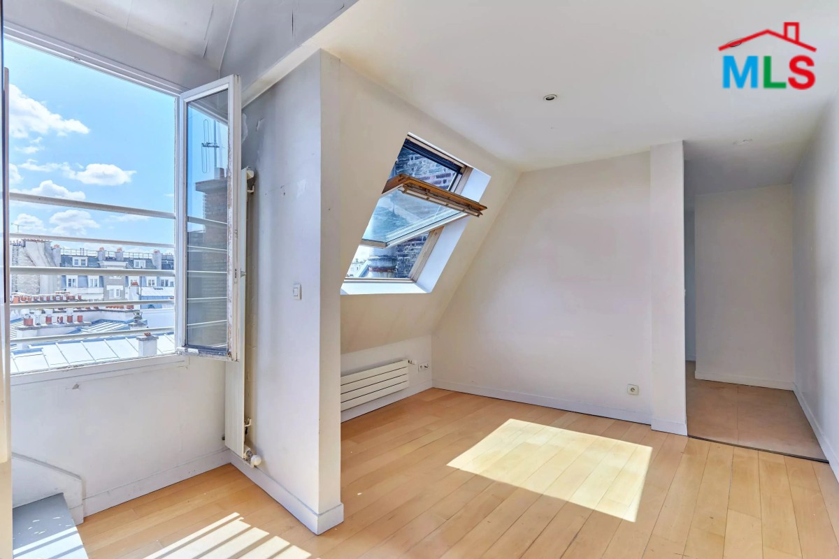 2-BEDROOM DUPLEX WITH TERRACE FOR SALE l PARIS 17ème l FRANCE - 70m2