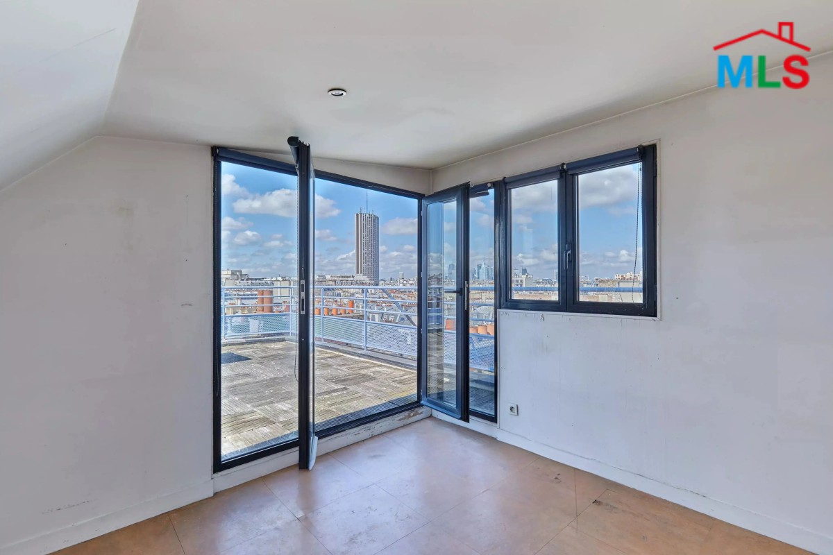 2-BEDROOM DUPLEX WITH TERRACE FOR SALE l PARIS 17ème l FRANCE - 70m2