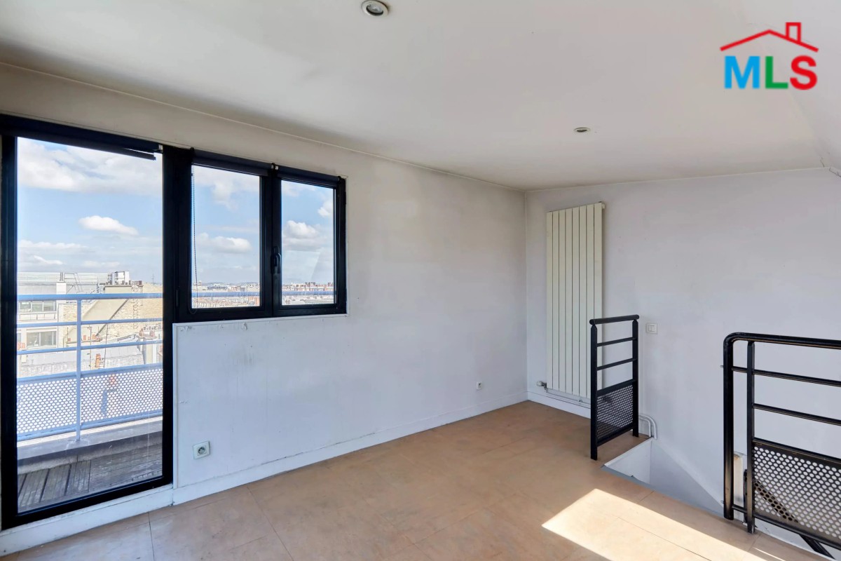 2-BEDROOM DUPLEX WITH TERRACE FOR SALE l PARIS 17ème l FRANCE - 70m2