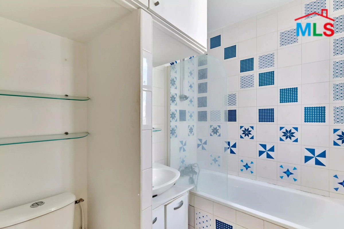 2-BEDROOM DUPLEX WITH TERRACE FOR SALE l PARIS 17ème l FRANCE - 70m2