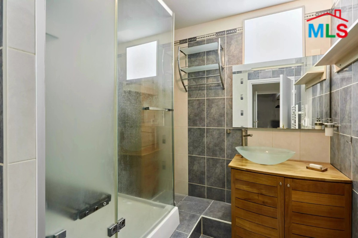 FURNISHED 2-BEDROOM APARTMENT FOR SALE l PARIS 16ème l FRANCE - 88m2