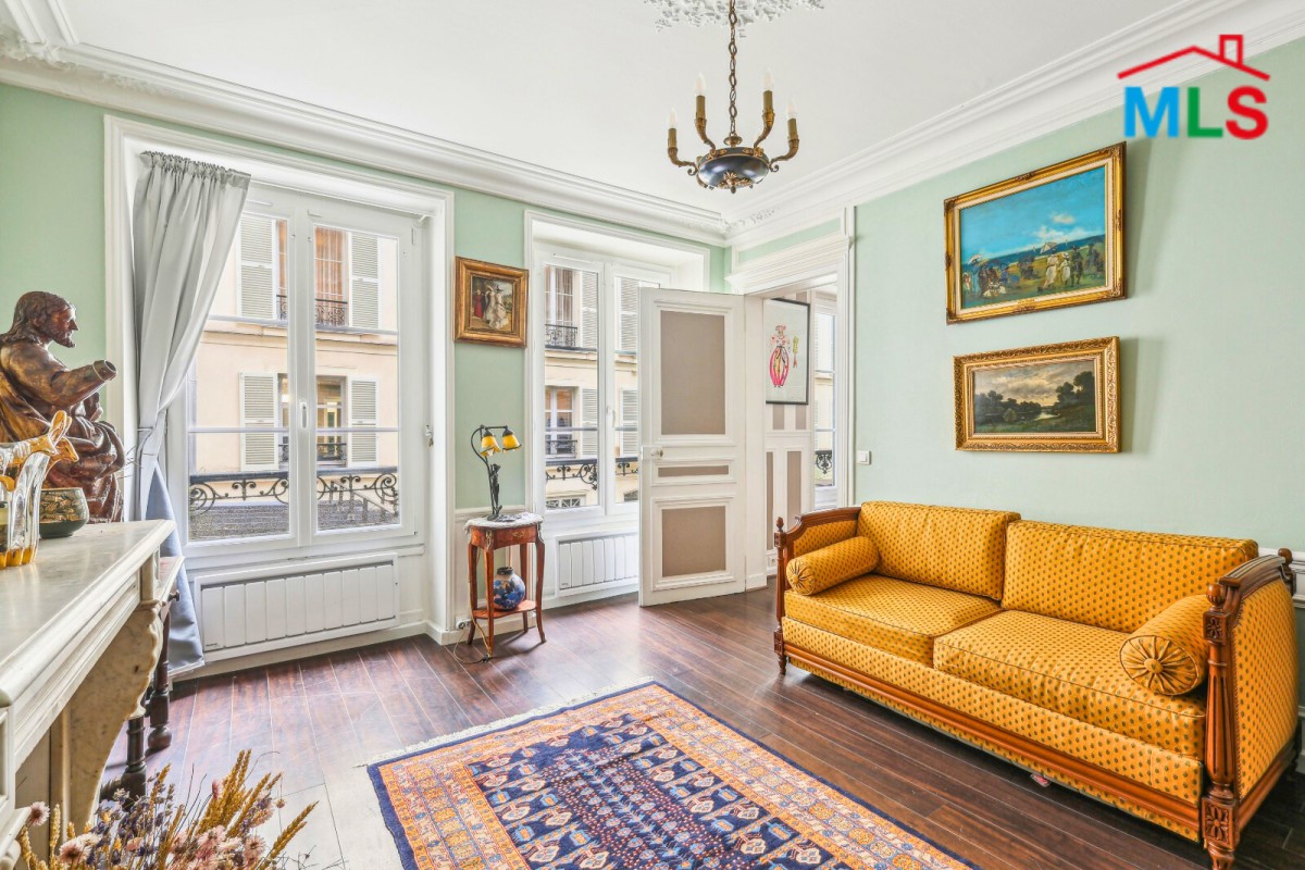 BEAUTIFUL 2-BEDROOMS APARTMENT FOR SALE l PARIS 8ème l FRANCE - 55m2