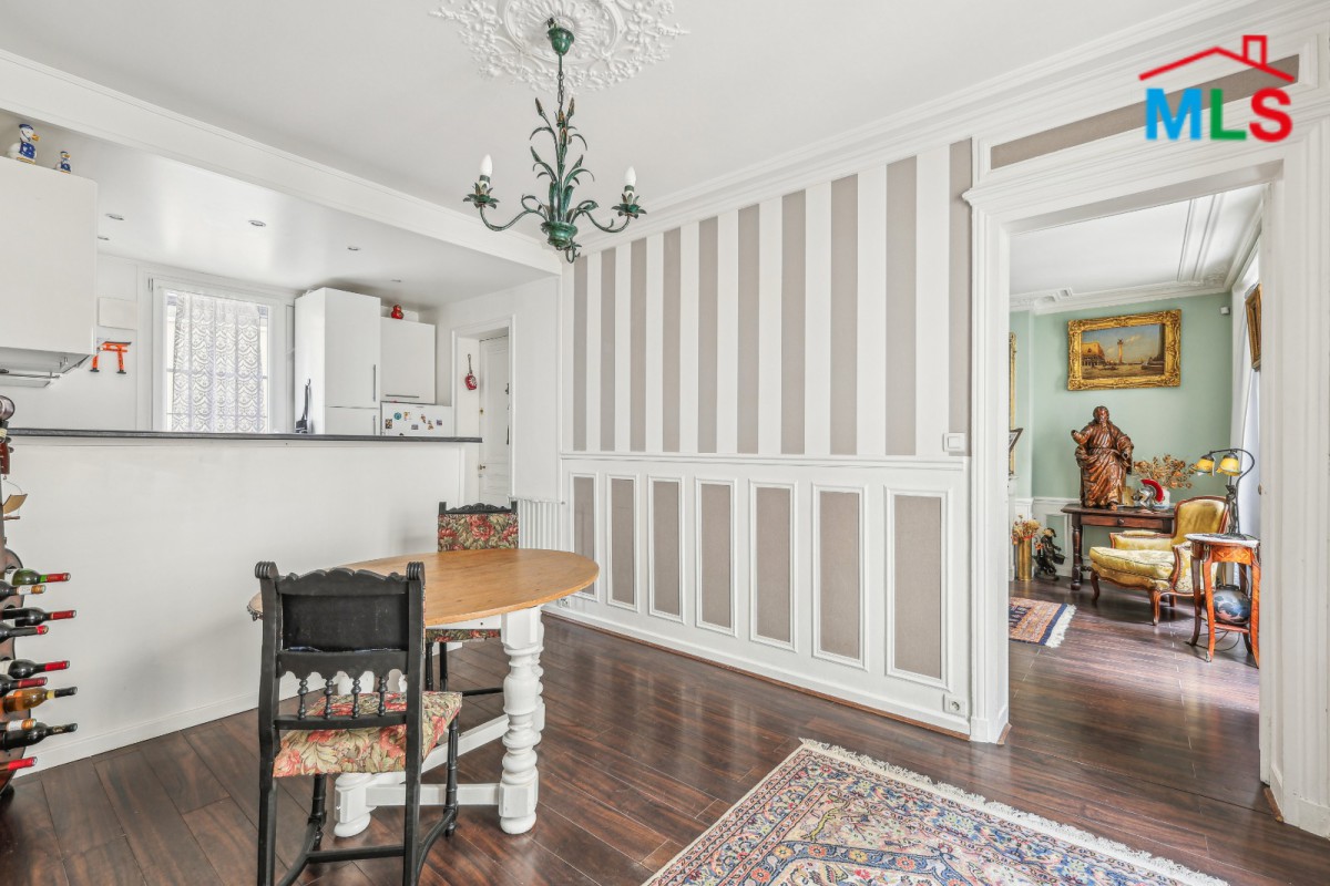 BEAUTIFUL 2-BEDROOMS APARTMENT FOR SALE l PARIS 8ème l FRANCE - 55m2
