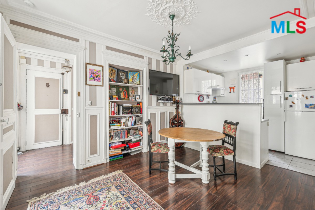 BEAUTIFUL 2-BEDROOMS APARTMENT FOR SALE l PARIS 8ème l FRANCE - 55m2