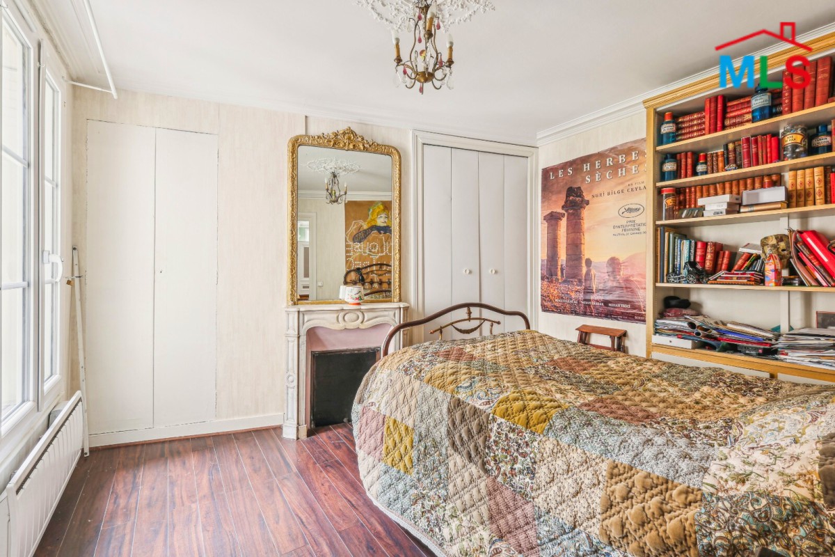 BEAUTIFUL 2-BEDROOMS APARTMENT FOR SALE l PARIS 8ème l FRANCE - 55m2