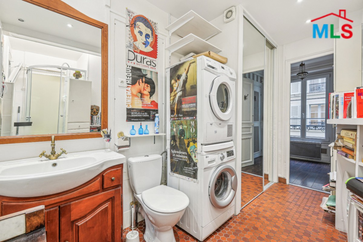 BEAUTIFUL 2-BEDROOMS APARTMENT FOR SALE l PARIS 8ème l FRANCE - 55m2