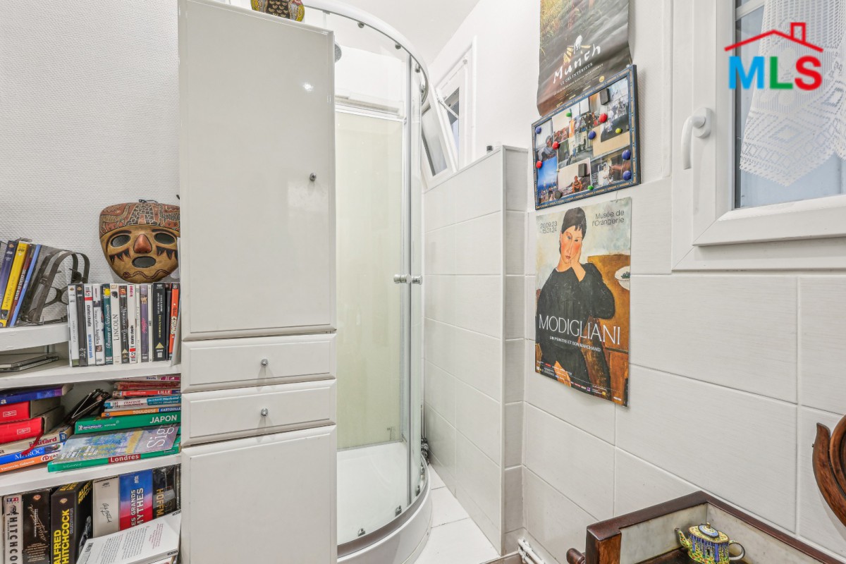 BEAUTIFUL 2-BEDROOMS APARTMENT FOR SALE l PARIS 8ème l FRANCE - 55m2