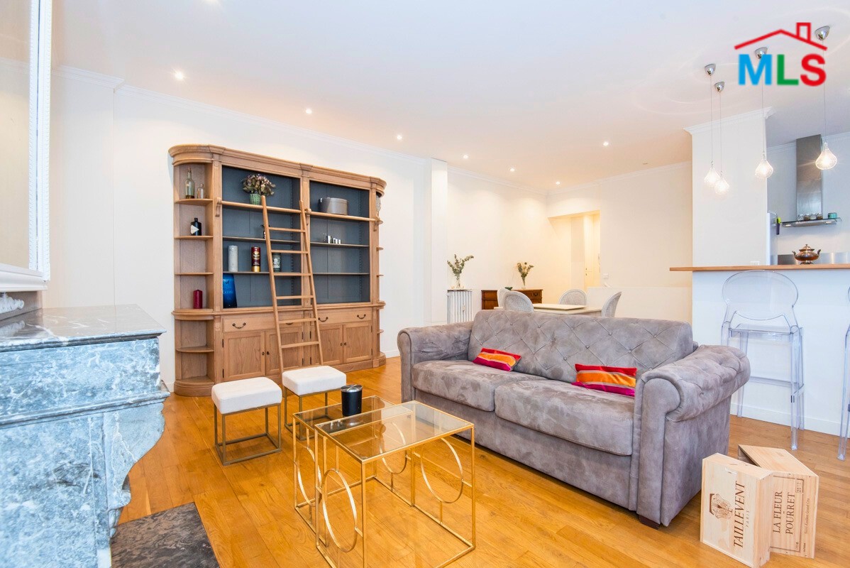DELIGHTFUL 2-BEDROOMS APARTMENT FOR SALE l PARIS 8ème l FRANCE - 65m2