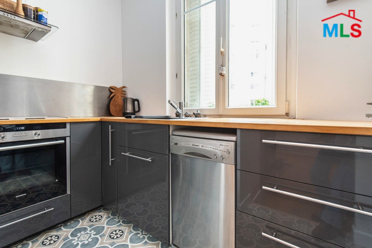 DELIGHTFUL 2-BEDROOMS APARTMENT FOR SALE l PARIS 8ème l FRANCE - 65m2