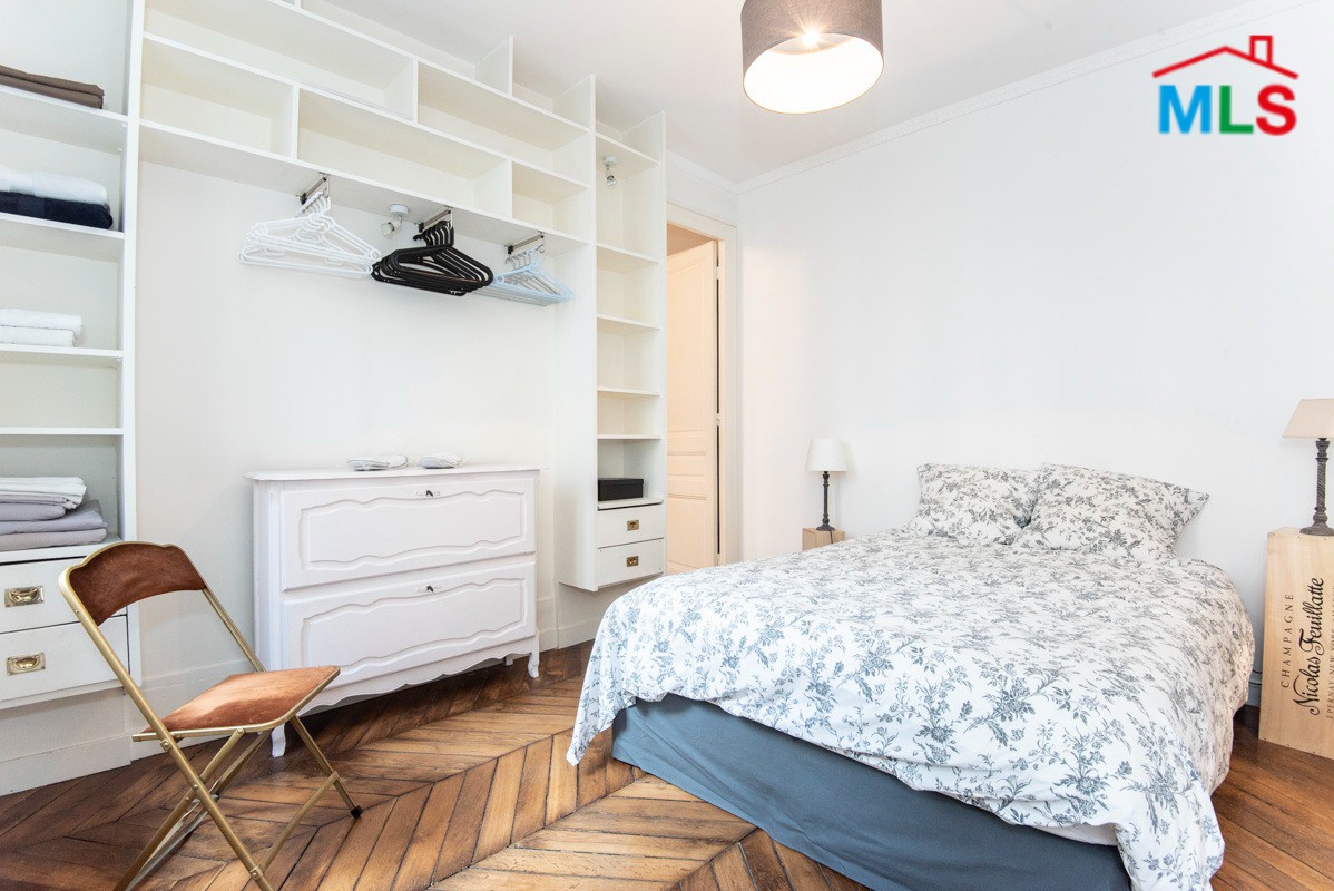 DELIGHTFUL 2-BEDROOMS APARTMENT FOR SALE l PARIS 8ème l FRANCE - 65m2